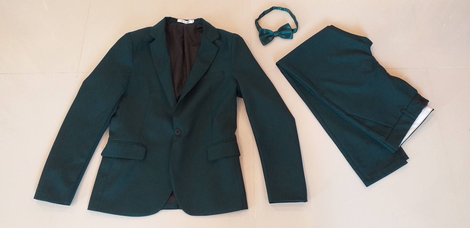 พร้อมเช่า ชุดสูทชาย สีเขียวเข้ม ทรงเข้ารูป สไตล์เกาหลี ไม่มีเสื้อกั๊ก