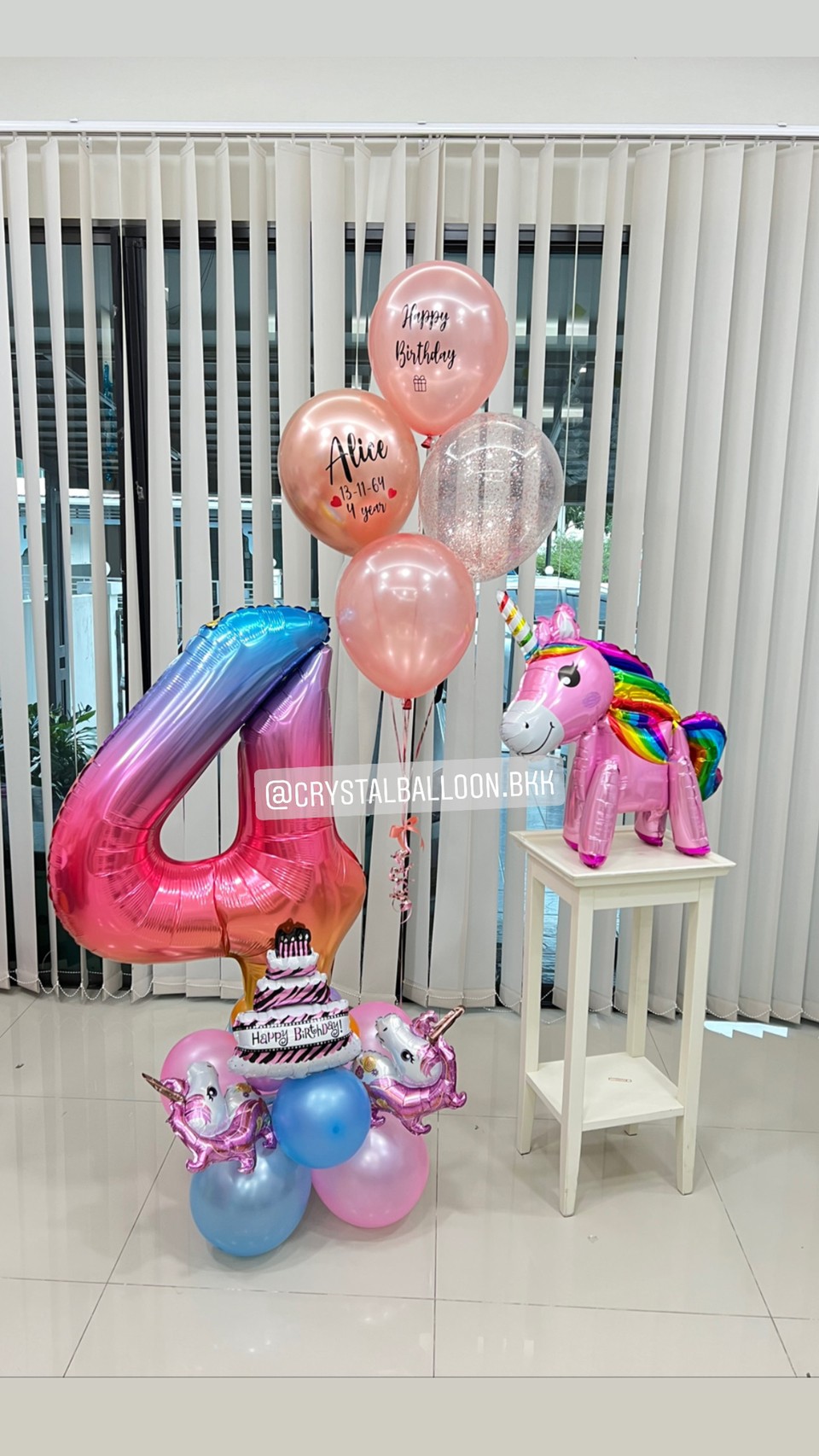 ลูกโป่ง วันเกิดเด็ก Theme Unicorn พร้อมตกแต่ง ช่อลูกโป่ง 5 ลูก 1 ช่อ,ลูกโป่งใส ใส่กลิตเตอร์,ฟอยล์ตัวเลข ขนาด 40" ตั้งฐาน 1 ตัว สามารถเปลี่ยนสีลูกโป่ง/เปลี่ยนข้อความ/เปลี่ยนสี-ฟอยล์ตกแต่ง/เปลี่ยนสี-ตัวเลขได้