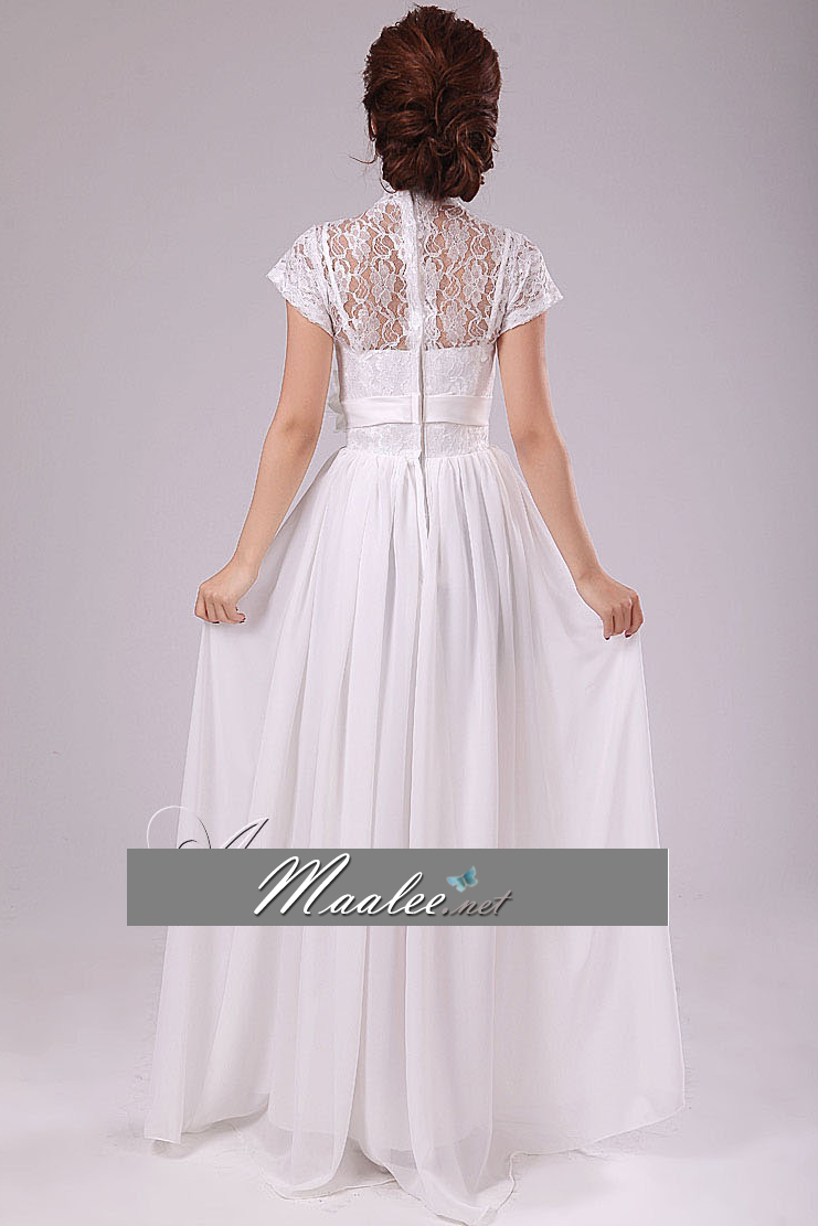 พร้อมเช่า ชุดราตรียาว ลูกไม้หวาน แขนสั้น แต่งเอวดอกไม้ กระโปรงผ้าชีฟอง สีครีม