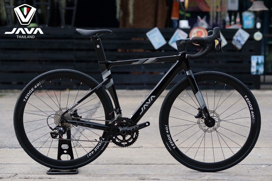 จักรยานเสือหมอบ JAVA AURIGA ชุดขับ L-TWOO-R5 18speeds เฟรมอลูมิเนียม ซ่อนสาย ลบรอยเชื่อม แฮนด์อลูมิเนียม lntegrated 700c มีสินค้า 𝐒𝐢𝐳𝐞 𝟒𝟖