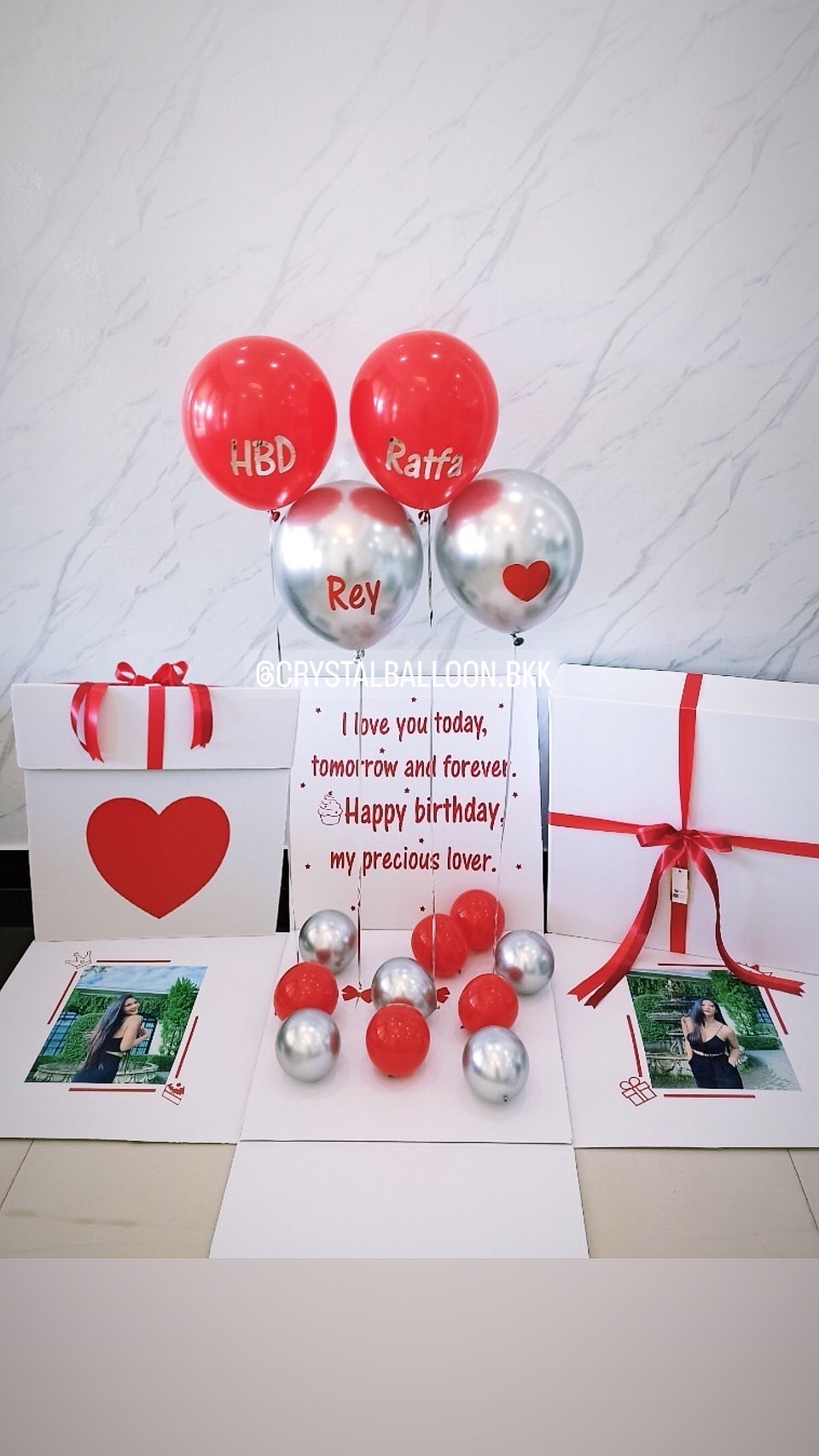 Happy Birthday Surprise Box กล่องเซอร์ไพรส์วันเกิด Theme สีแดง-เงิน พร้อมตกแต่ง สามารถใส่รูปได้ 2 ใบ สามารถเปลี่ยนสีลูกโป่ง/เปลี่ยนข้อความได้
