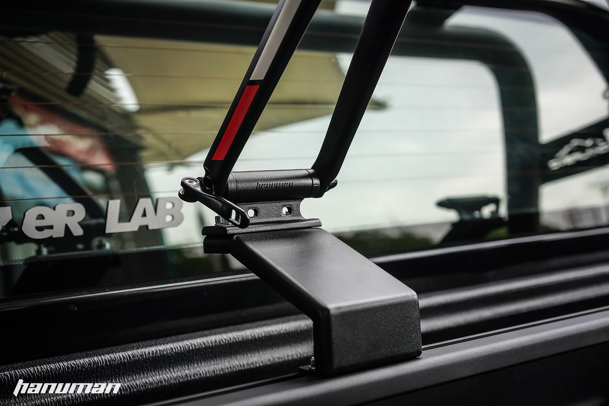 HANUMAN AD01-45 45องศา อะแดปเตอร์สำหรับใส่รถกระบะสี่ประตู(ใส่เพิ่มซ้อนหลายคันได้ ในรุ่น 2 ประตู)