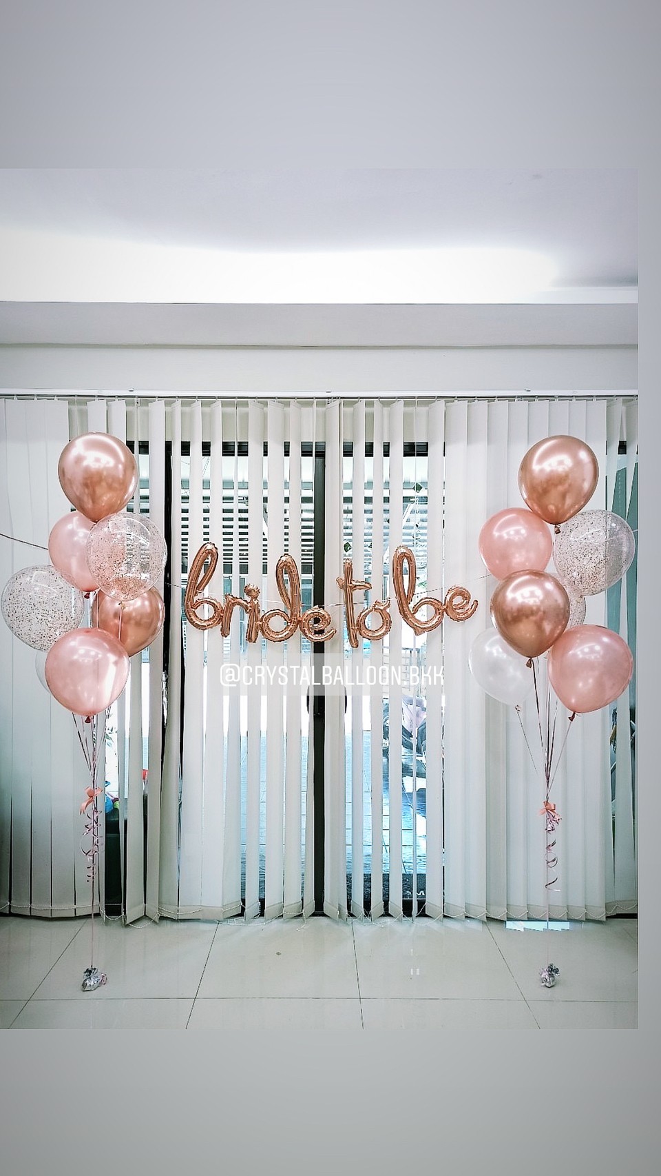 ลูกโป่ง ฟอยล์ตัวอักษร Bride To Be พร้อม ช่อลูกโป่ง ช่อ 7 ลูก 2 ช่อ,ลูกโป่งใส ใส่กลิตเตอร์ พร้อมตกเเต่ง สามารถเปลี่ยนสีลูกโป่ง/เปลี่ยนฟอยล์ตัวอักษรได้