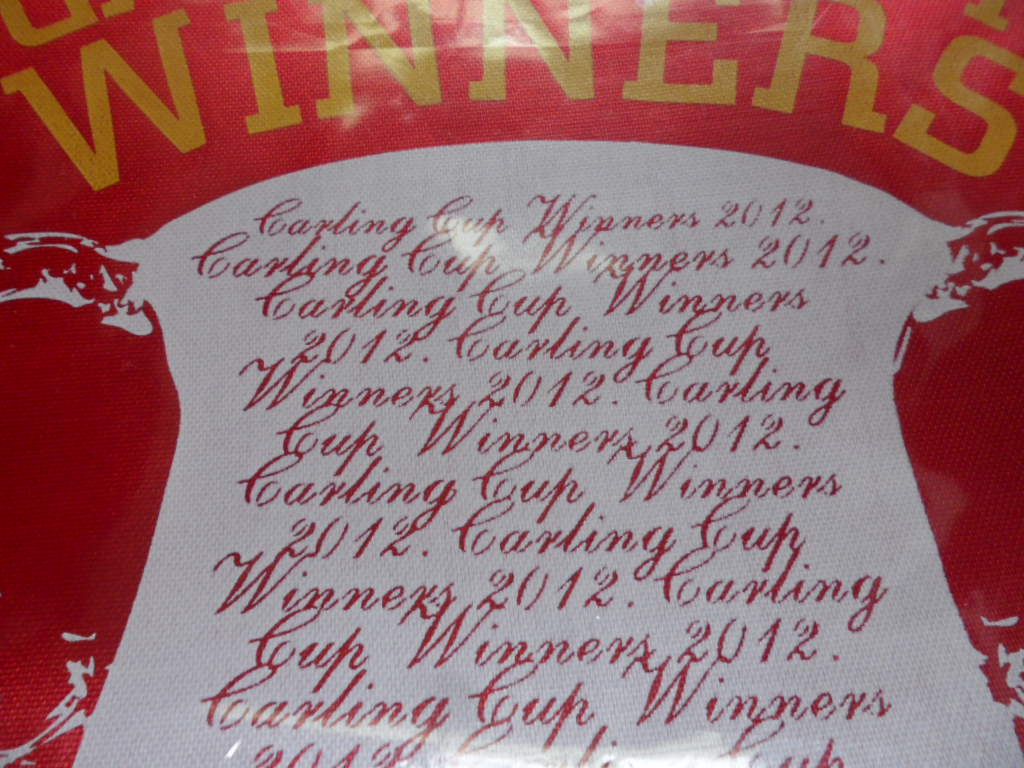 ธงติดกระจก ฟุตบอล สโมสรลิเวอร์พูล - แชมป์ คาร์ลิ่ง คัพ 2012 ใหม่ / LIVERPOOL Football Club Pennant - CARLING CUP WINNERS 2012 NEW