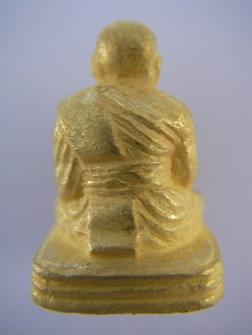 หลวงพ่อทวด เบตง3 องค์ทองคำกลาง รุ่นปฏิสังขรณ์สองพระมหาธาตุเจดีย์ โค๊ตโม no.784 เก็บได้เก็บเลยครับรุ่นนี้ ** พระดี มีอนาคต