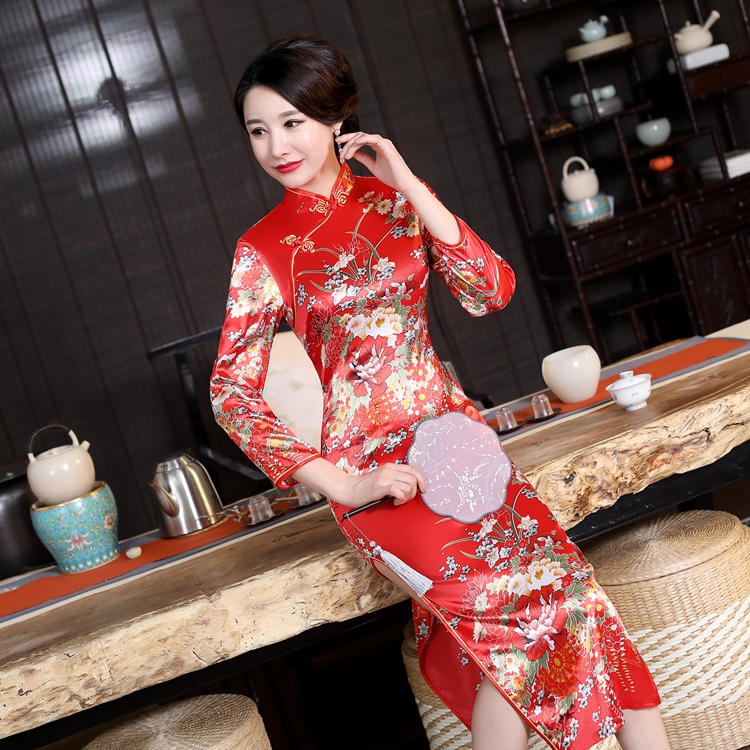 Pre-order กี่เพ้า สีแดง แขนยาว ลายดอกไม้ ตัดเย็บอย่างดี