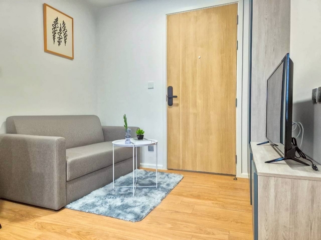 ให้เช่าคอนโดแอทโมซ คาแนล รังสิต ตึกC 28 ตร.ม.วิวสระ เฟอร์ครบ มีเครื่องซักผ้า ใกล้ฟิวเจอร์พาร์ค