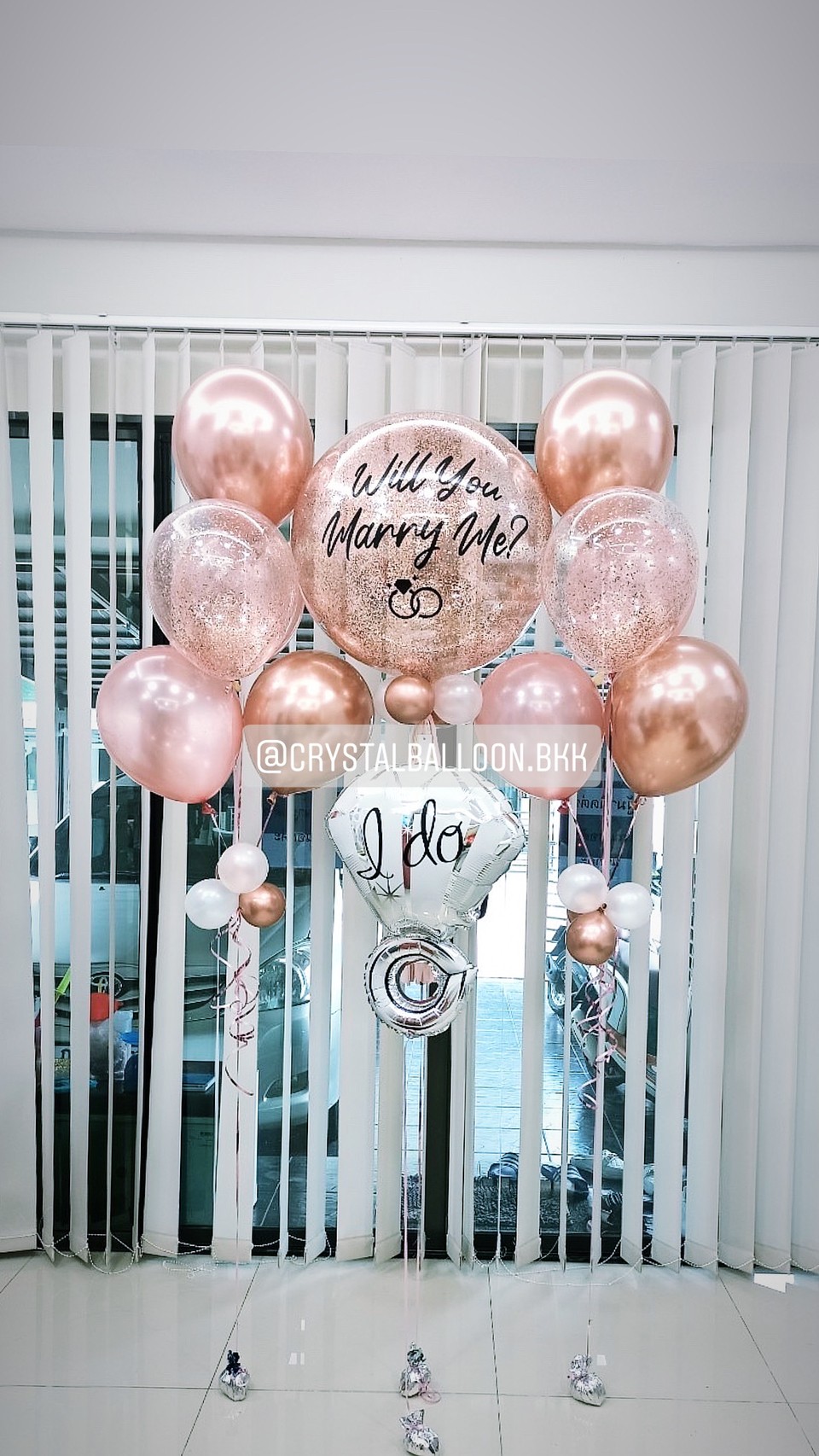 ลูกโป่ง Will You Marry Me? Bubble ขนาด 24" Theme สีโรสโกล พร้อมตกแต่ง ช่อลูกโป่ง 5 ลูก 2 ช่อ,ลูกโป่งใส ใส่กลิตเตอร์,ฟอยล์แหวนเดี่ยวใหญ่ 1 ชิ้น สามารถเปลี่ยนสีลูกโป่ง/เปลี่ยนข้อความ/เปลี่ยนขนาดได้