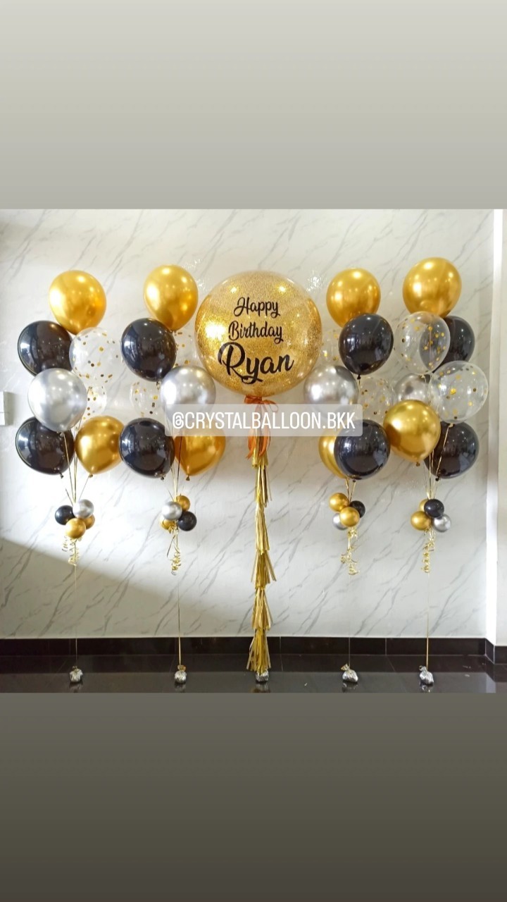 ลูกโป่ง วันเกิด Bubble ขนาด 36" กลิตเตอร์สีทอง 1 ลูก พร้อม ช่อลูกโป่งสีโครเมี่ยม ช่อ 7 ลูก 4 ช่อ Theme สีดำ-ทองโครเมี่ยม พร้อมตกแต่ง สามารถเปลี่ยนสีลูกโป่ง/เปลี่ยนข้อความ/เปลี่ยนขนาดได้