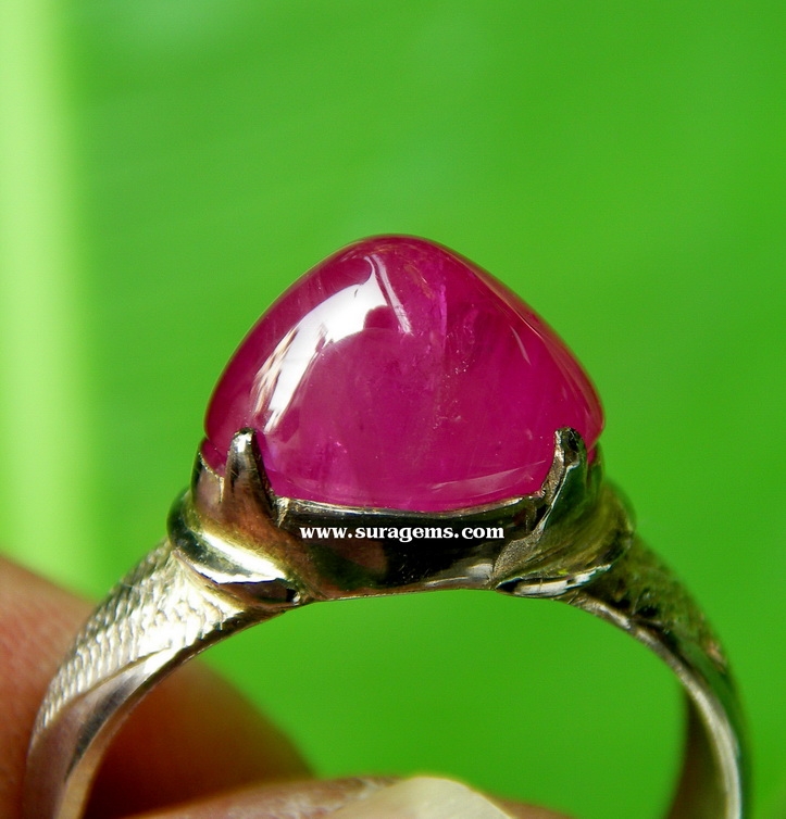 Natural Ruby Burma ทับทิมพม่า ทรงกองข้าวแดงชมพู เนื้อแพร เผาเก่า ขนาด1.5x0.7x0.7 mm. น้ำหนัก 4.7 ct.