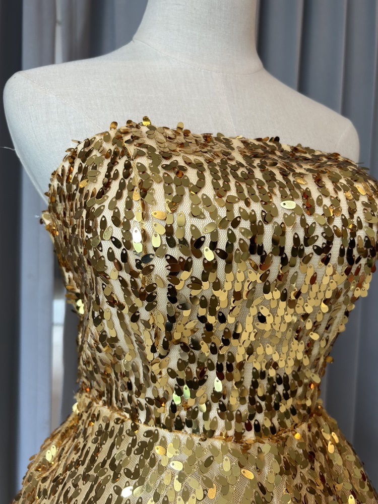 พร้อมเช่า ชุดแฟนซี เช่า 500 ชุดราตรีสั้น เกาะอก สีทอง ผ้าปักเลื่อม กระโปรงสุ่ม Tutu