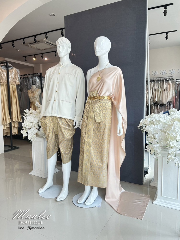เช่า ชุดไทย ชุดเพื่อนเจ้าสาว ชุดไทยผ้าถุงสีเทาชาทอง สไบสีครีมแชมเปญ