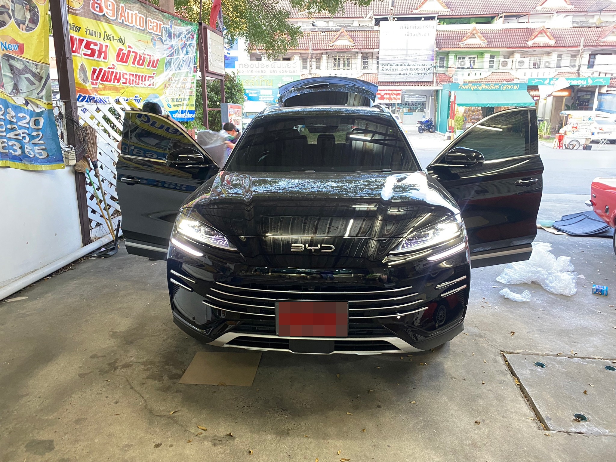 พรมปูพื้นรถยนต์ BYD Sealion 6 (บีวายดี ซีไลอ้อน หก) ปูพรม6D สีดำด้ายดำ ลายเคฟล่า เต็มคัน 6 ชิ้น