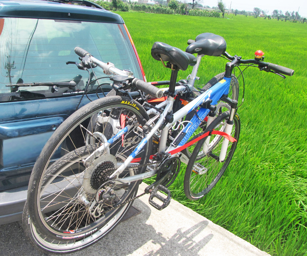 แร็คบรรทุกจักรยาน BUZZRACK Beetle 4x4 Car Bike Rack แร็คแขวนจักรยานติดท้ายรถ แขวนได้ 2 คัน รุ่น บีเทิล