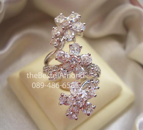 BR609RD+Wow 3 big flowers+++ แหวนเพชร cz หรูหรามากๆๆ สวยสุดๆ หากชอบแหวนอลังการ แบบRight Hand Ring ต้องไม่พลาด ใส่แล้วสวยเต็มนิ้วเลยค่ะ