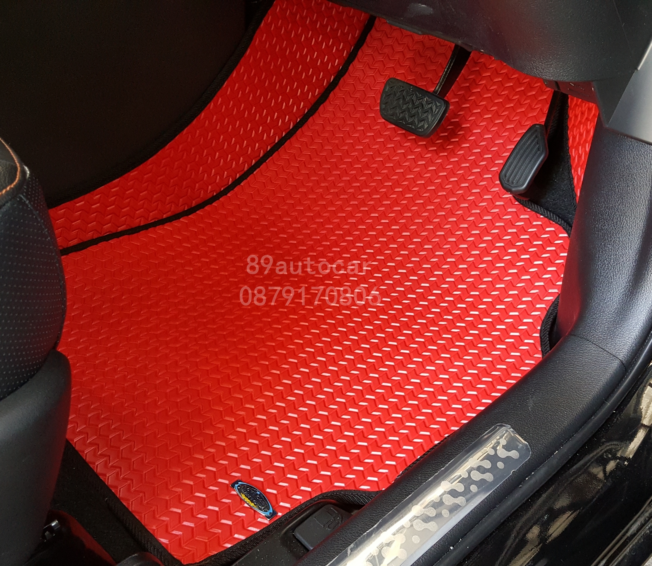 ผ้ายางปูพื้นรถยนต์ Toyota Sienta ธนูสีแดงขอบดำ