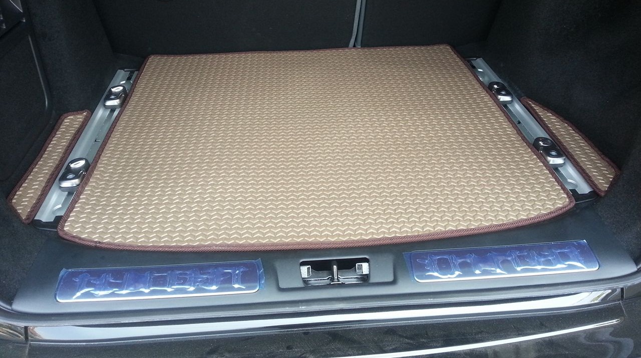 โรงงานพรมรถยนต์ Land Rover Rang Rover Evoque 2016 ลายธนูสีน้ำตาลขอบน้ำตาล