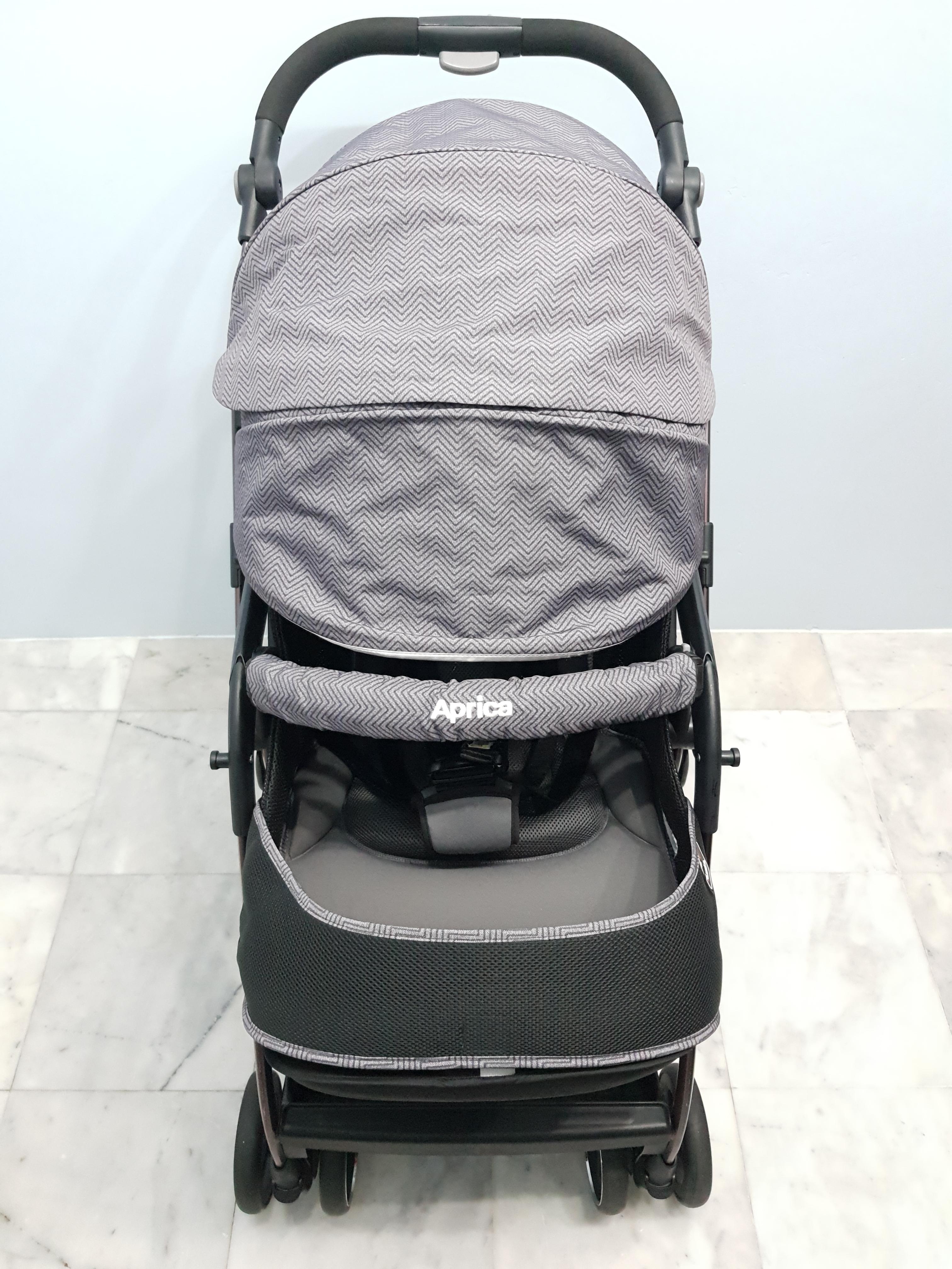 Aprica Optia Premium สีเทา