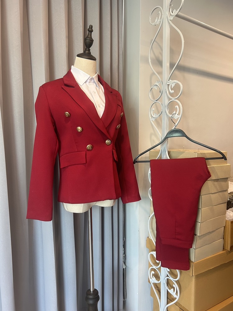 พร้อมเช่า สูทหญิง สูทสีไวน์แดง ทรงเข้ารูป สูทแฟชั่น ไซส์ M