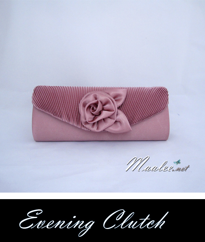 Sale พร้อมส่งEvening Clutch กระเป๋าออกงาน สีชมพูNude ผ้าซาตินอัดพลีต แต่งดอกกุหลาบ