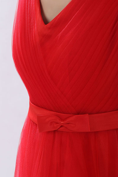 พร้อมส่ง ชุดราตรีสั้น แขนกุด สีแดง คอวี จับจีบผ้าโปร่งสวย แต่งโบว์ที่เอว