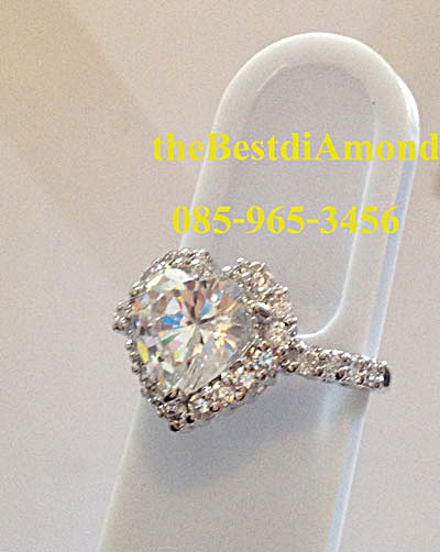 BR231RD++แหวนเพชรCZ รูปหัวใจเพชรล้อม มีบ่าข้างแบบทันสมัย ดูดี intrend มากๆๆ แบบออกมาจากร้านจิวเวลลี่เลย เพชรสวยวิ๊งๆ ใส่ติดนิ้วได้เลยค่ะ สวยสุดๆ