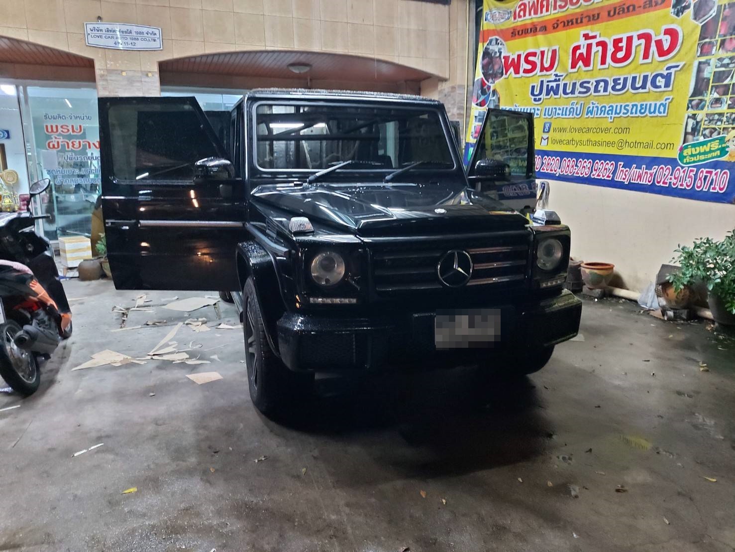 พรมรถยนต์ Benz G350d ปูพรมหกดี สีดำล้วน เต็มคัน