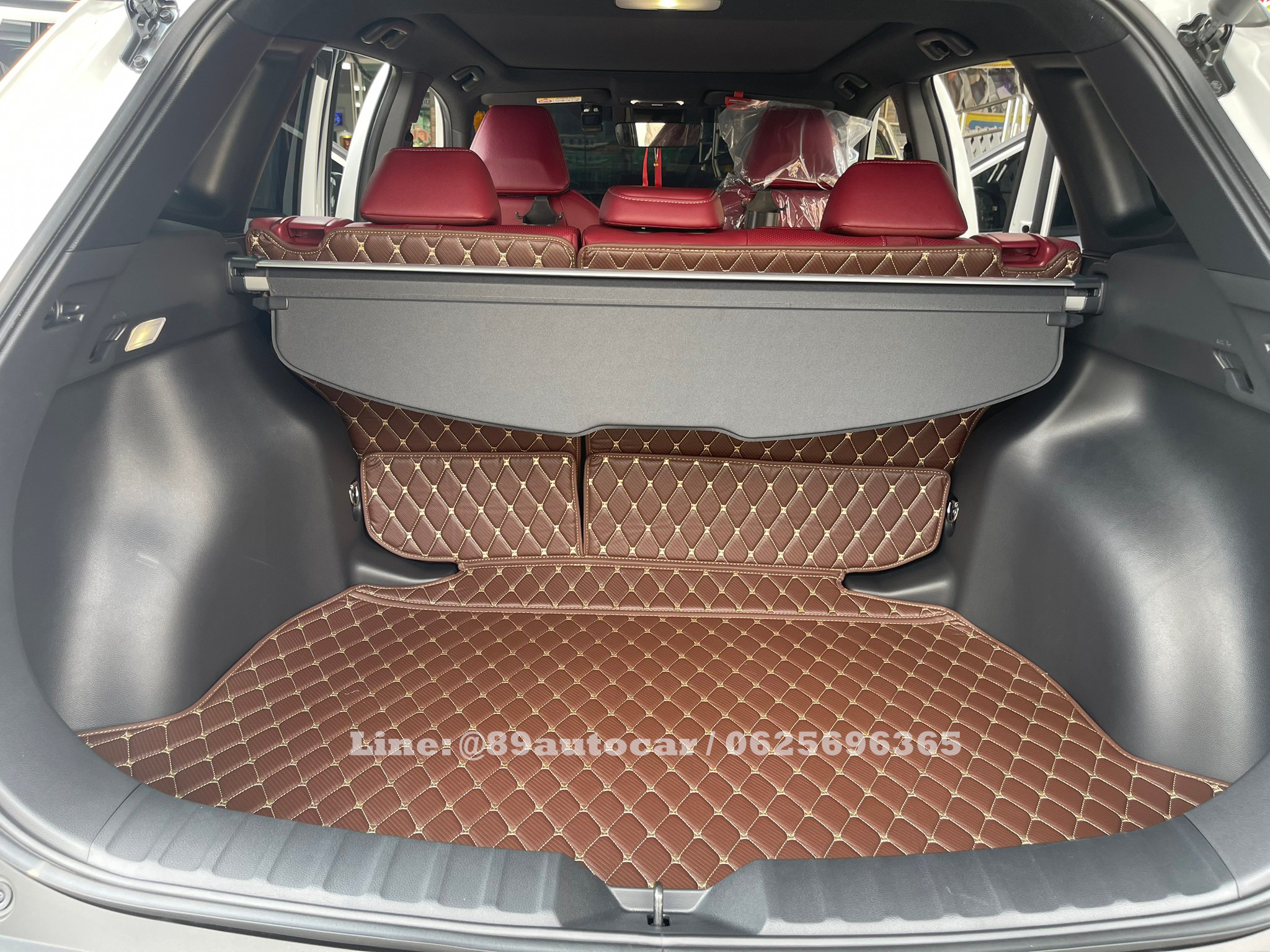 พรมรถยนต์ Toyota Collora Cross Minor Change 2024 ปูพรม6D สีกาแฟด้ายทอง เต็มคัน