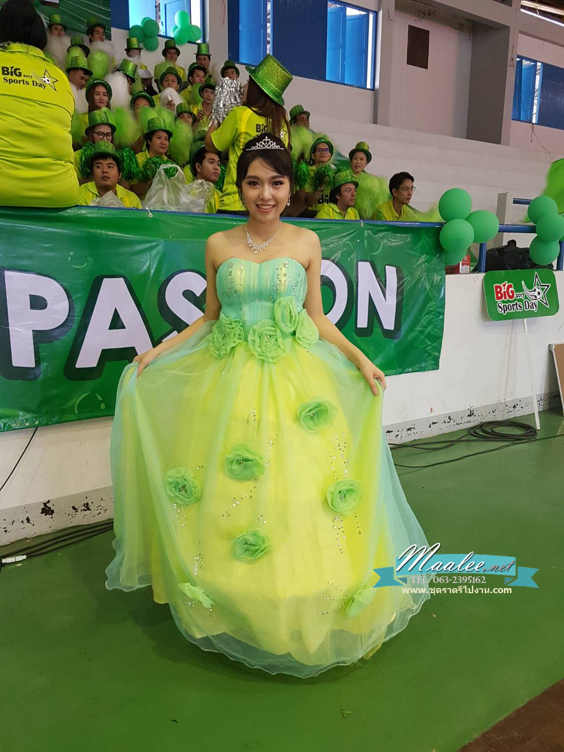 พร้อมเช่า ชุดแฟนซี เกาะอก สีเขียว อกจับจีบปักเลื่อม และดอก น่ารักมาก ใส่ถ่ายพรีเวดดิ้งได้