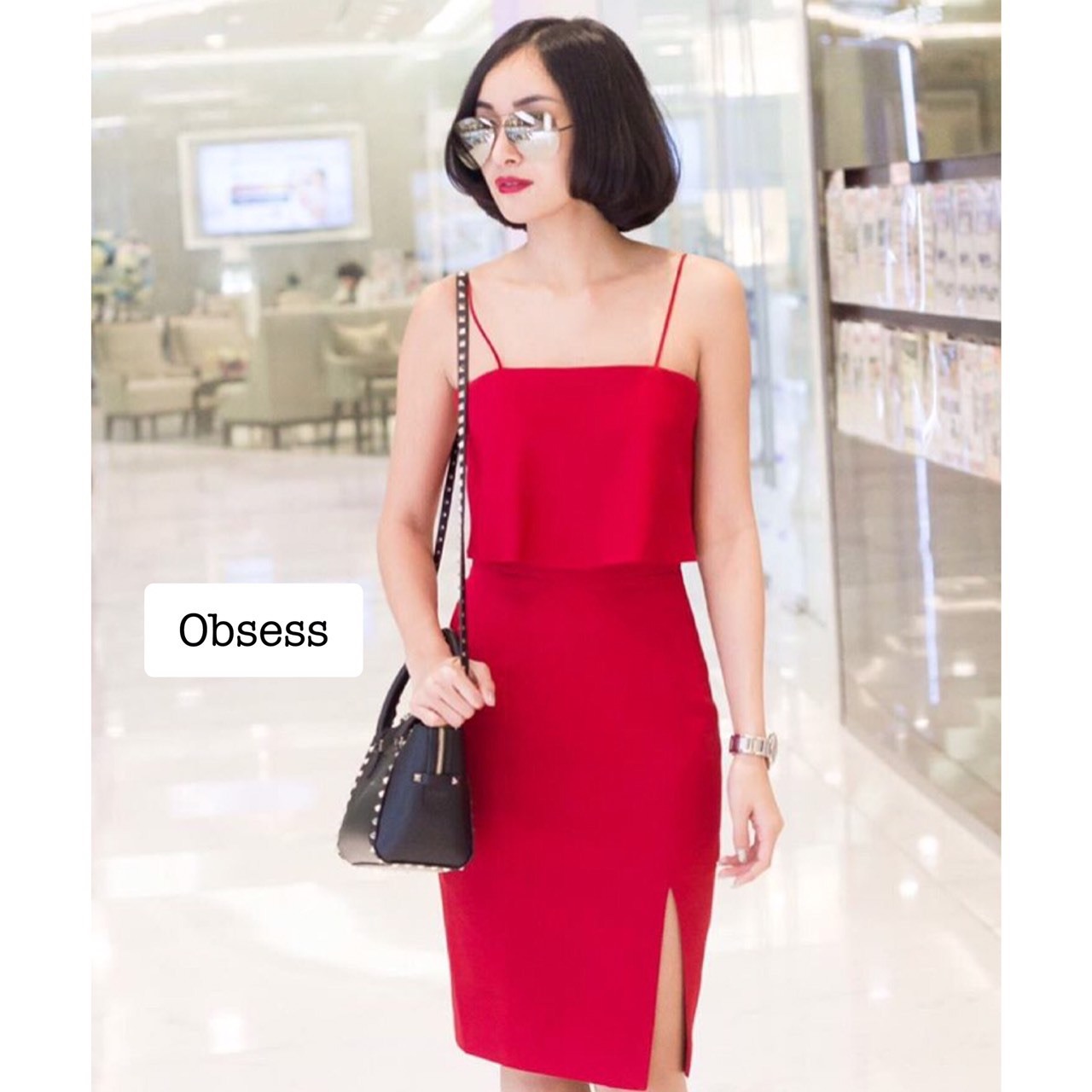 พร้อมเช่า มินิเดรส ทรงยอดนิยม แต่งระบายอก กระโปรงทรงดินสอ สีขาว