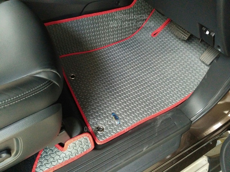 โรงงานพรมรถยนต์ Mitsubishi Pajerosport 2016 ลายธนูสีเทาขอบแดง