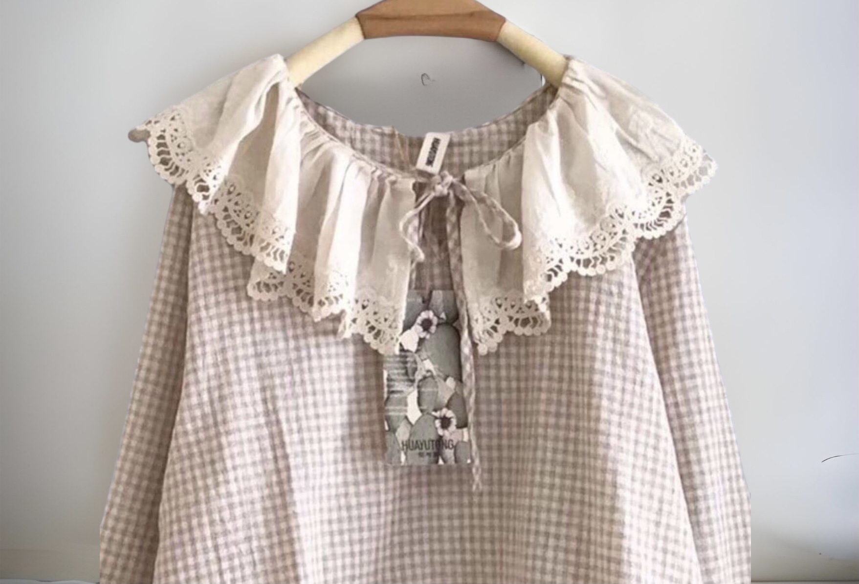 เสื้อผ้าฝ้ายลายสก็อตแต่งระบายผ้าลูกไม้