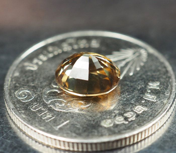 เพทายกัมพูชา 2.16 กะรัตทรงสวยขนาดกำลังดี