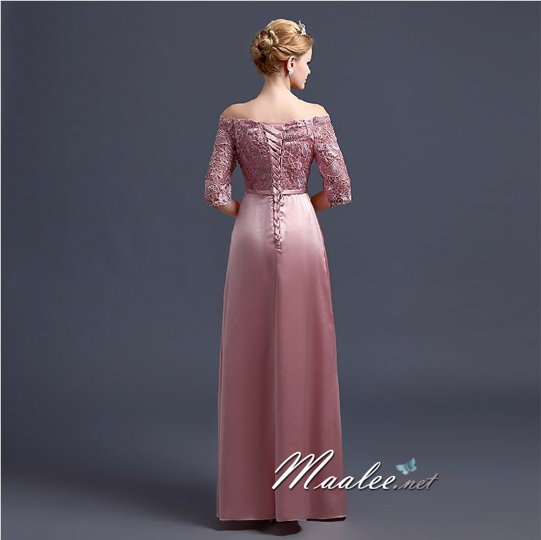 พร้อมเช่า ชุดราตรียาว แบบปาดไหล่ สีชมพูNude ผ้าซาติน แต่งลูกไม้ (เชือกผูกหลัง)