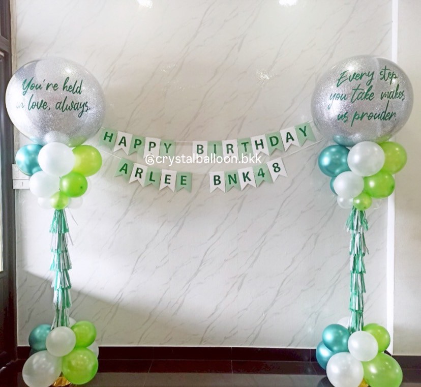 เสาลูกโป่ง เปิดงาน Bubble ขนาด 36" กลิตเตอร์สีเงิน 2 เสา พร้อม ป้ายธง 23 ตัวอักษร พร้อมตกแต่ง สามารถเปลี่ยนสีลูกโป่ง/เปลี่ยนข้อความ/เปลี่ยนสี-ป้ายธงได้