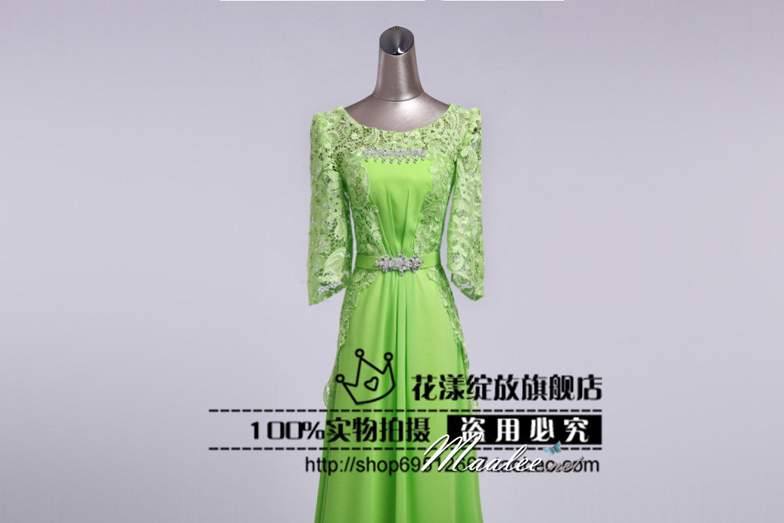 พร้อมเช่า ชุดราตรียาว สีเขียว แขนสามส่วน แต่งลูกไม้ จับเดรปทรงนาฬิกาทราย (L - 3XL)