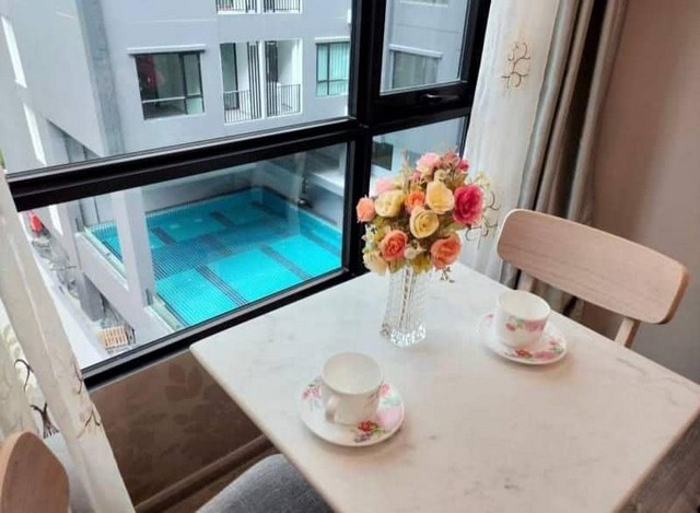ให้เช่าคอนโด รีช พหลโยธิน 52 ชั้น 5 ห้อง 32 ตร.ม.ห้องมุม วิวสระน้ำ ใกล้ BTS สะพานใหม่ มีเครื่องซักผ้า