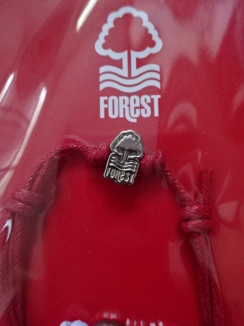 สร้อยข้อมือ Twin Pack Cord Bracelet ฟุตบอล สโมสรน็อตติ้งแฮม ฟอเรสต์ - FOREST ใหม่ / NOTTINGHAM FOREST Football Club Twin Pack Cord Bracelet - FOREST NEW
