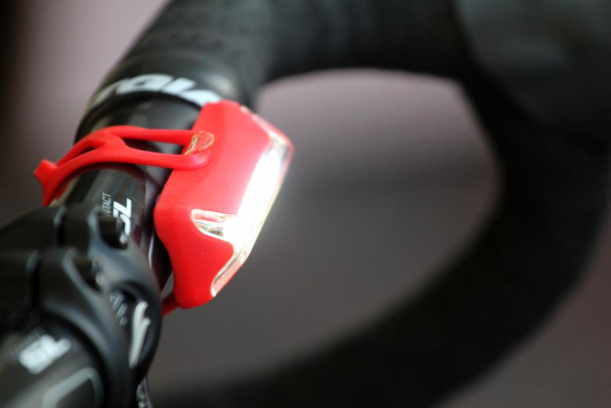 ไฟท้าย GUEE COB-X RED Rear LED LIGHT (USB.) ไฟแสงสีแดง