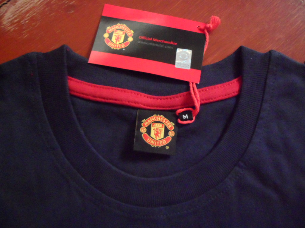 เสื้อที-เชิ๊ต (เสื้อยืดคอกลม) ฟุตบอล ทีมสโมสรแมนเชสเตอร์ ยูไนเต็ด ชุดที่ระลึก UEFA Champions League Champions 1968 ใหม่ M-Size / MANCHESTER UNITED Football T-Shirt Commemorative Kit UEFA Champions League Champions 1968 Jersey NEW M-Size