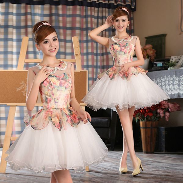 พร้อมเช่า ชุดแฟนซี ชุดราตรีสั้น หวานแบบ Vintage ผ้าโปร่งลายดอกไม้ กระโปรงผ้าแก้วสีขาว สวยหวาน