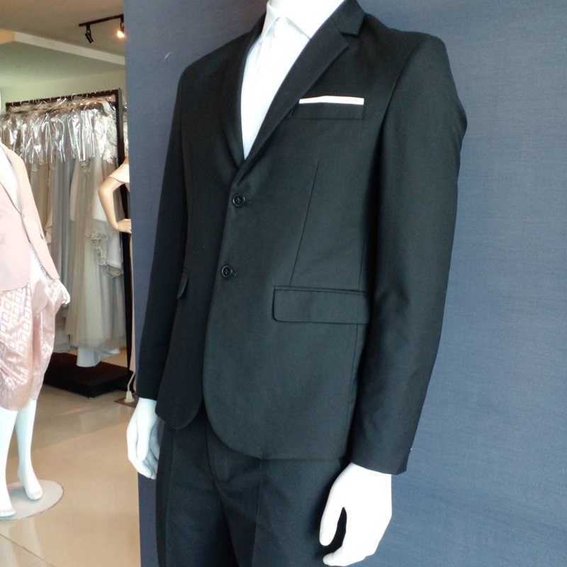 พร้อมเช่า ชุดสูทชาย สีดำ รุ่นสองกระดุม ไม่มีเสื้อกั๊ก พลัสไซส์