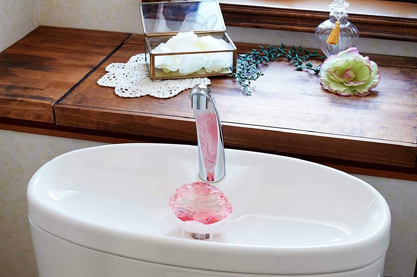 Bluelet premium perfume กลิ่น full sabon 70 ml. ตัวช่วยให้อ่างล้างมือหอม เหมือนอยู่โรงแรม