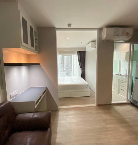 ให้เช่าคอนโดรีเจ้นท์โฮม บางซ่อน 28 ตึก B ชั้น 19 ห้อง 28 ตร.ม.วิวสระ เฟอร์ครบ มีเครื่องซักผ้า ใกล้ MRT บางซ่อน