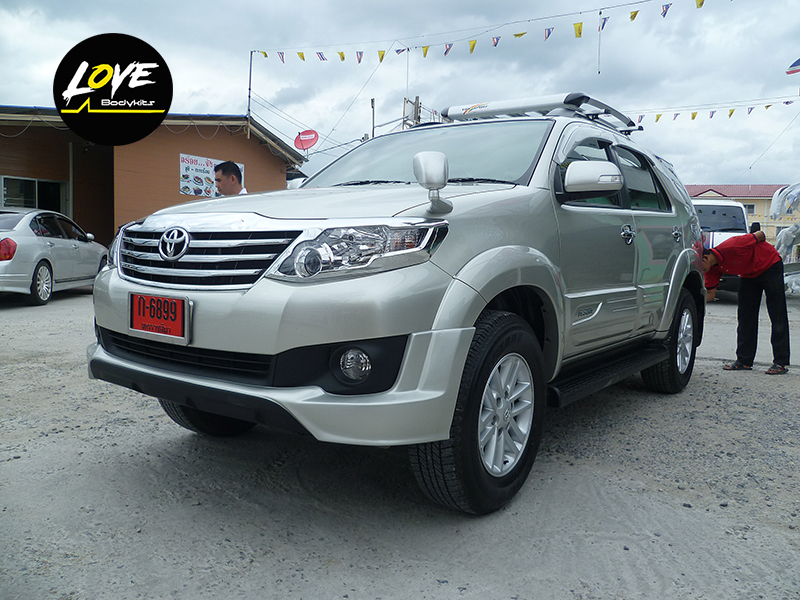 ชุดแต่ง SPORTIVO V5 แบบไม่ครอบไฟตัดหมอก : Fortuner 2012-2014