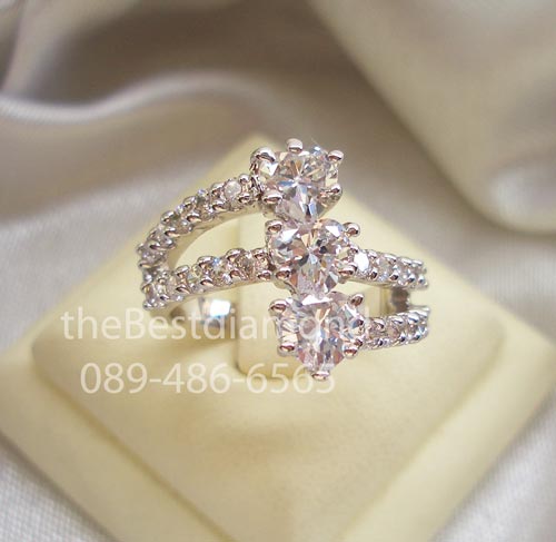 BR610RD+++Perfect 3 heart ring +++ แหวนเพชร cz รูปหัวใจ 3 ดวง ดีไซน์ 3 แถว modern หรูหรา ไฮโซ สุดๆ เพชรแวววาวมากๆๆ