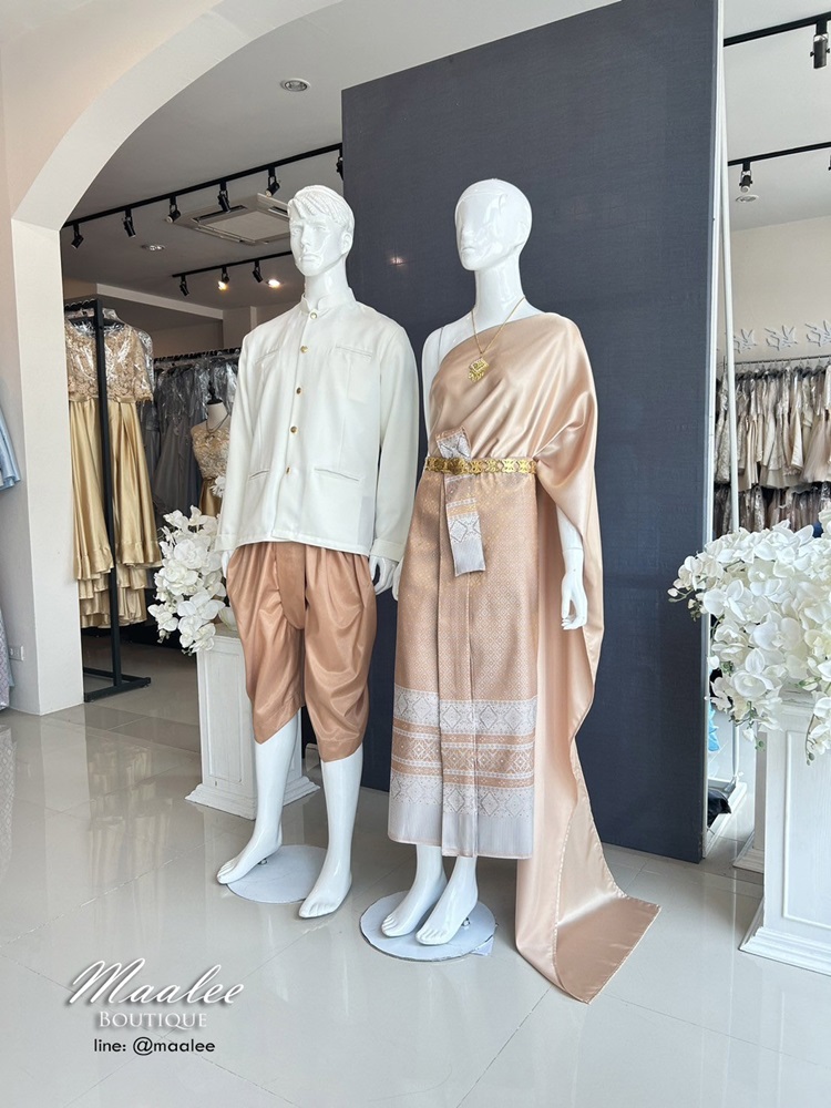 เช่า ชุดไทย ชุดเพื่อนเจ้าสาว ชุดไทยผ้าถุงสีเทาชาเงิน สไบสีทองแชมเปญ