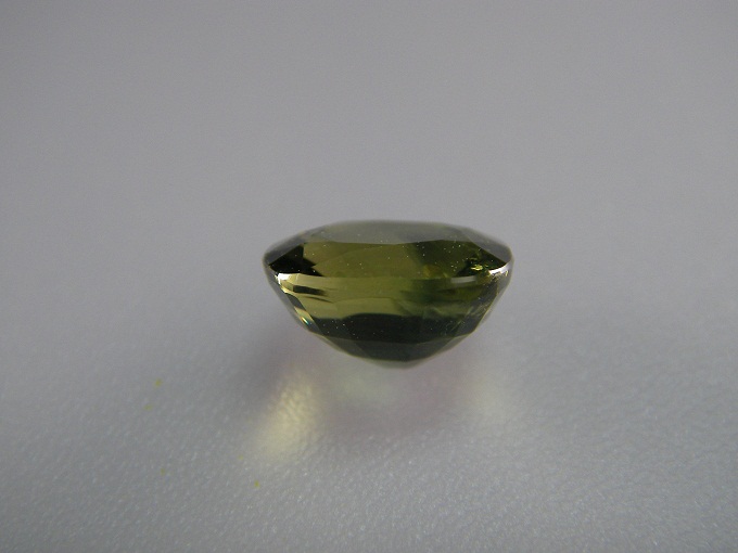 มรกต(เขียวส่อง)(Green Sapphire) ดิบ unheated ไม่เผา หายากเนื้อธรรมชาติ สีสวย ความสะอาด IF-VVS ขนาด 6.05x7.3x4.20 mm. น้ำหนัก 1.75ct. ราคาโทรถาม