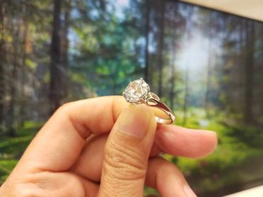 BR401+++แหวนชูขนาดเกือบ 3 กะรัต+++เรียบ หรูหรา สวยมากๆๆๆ เพชรแวววาว เหมือนจริงมากๆเล่นไฟสุดๆ วงนี้ต้องมีไว้นะคะ แบบยอดนิยม ไม่ตกtrend ค่ะ