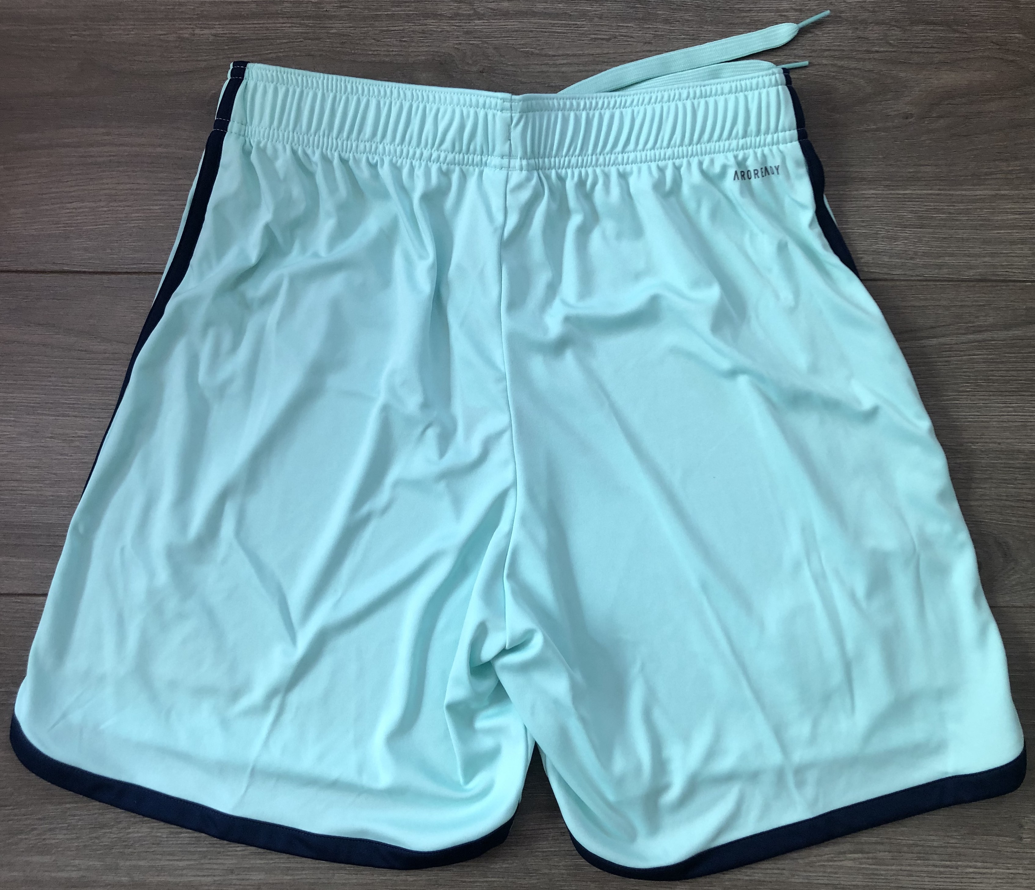 กางเกงฟุตบอล ทีมสโมสรลีดส์ ยูไนเต็ด ชุดเยือน 2023/24 ใหม่ M-Size / LEEDS UNITED Football Shorts Away Kit 2023/24 Jersey NEW M-Size